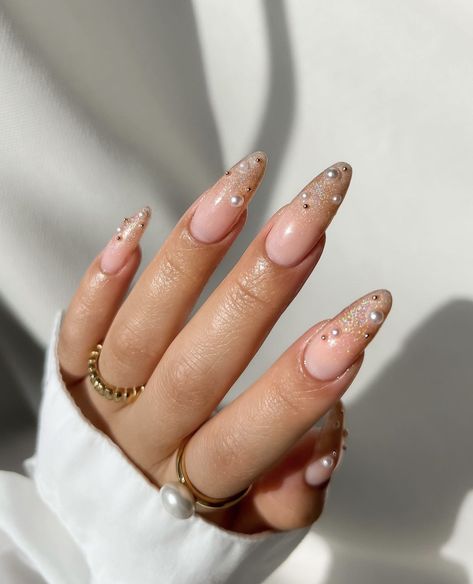 Bohomoon Rings, Caviar Nails, Holo Nails, Ongles Nails, Trending Nails, School Nails, Pearl Nails, Nail Photos, Sparkle Nails