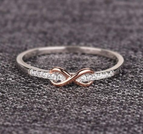 Mother Daughter Rings Gold, Grandmother And Granddaughter, Mother Daughter Rings, Granddaughter Jewelry, Daughter Ring, Grandmother Granddaughter, Jewelry Hacks, Mother Daughter Jewelry, Grandmother Jewelry