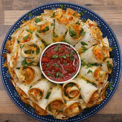 Mexican Finger Foods, Food Rings, Finger Foods Easy, Savory Chicken, Easy Mexican, Diet Vegetarian, Finger Food Appetizers, Party Food Appetizers, Pull Apart