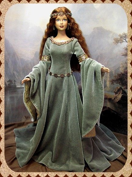 Brenda Starr as Neala - a Medieval princess Doll Makeover Medieval Dolls, Medieval Princess, Effanbee Dolls, Fantasy Doll, Medieval Dress, Princess Dolls, Medieval Fashion, Doll Costume, Barbie Friends