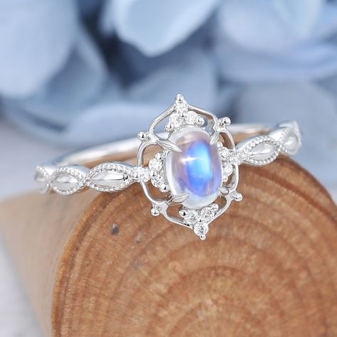 Moonstone Engagement Ring White Gold, Antique Gold Moonstone Ring, Engagement Rings Silver Unique, Moonstone Engagement Ring Silver, Oval Vintage Engagement Ring, Fairy Engagement Ring, Moonstone Ring Vintage, Moon Engagement Ring, Aquamarine Engagement Ring Vintage