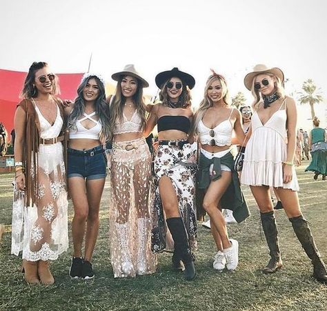 Best Halloween Costume Ideas for Teens! 🎃 #halloween #halloweencostumeideas #halloweencostumescollege Mode Coachella, Look Da Festival, Cochella Outfits, Style Hippie Chic, Trajes Country, Coachella Party, Coachella Looks, Festival Mode, Festival Attire