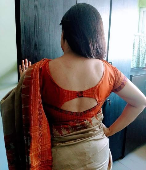 15+ Latest Blouse Designs Backside With Images 2022 - Trabeauli Boat Neck Blouse Design, Cotton Blouse Design, Blouse Designs Catalogue, Backless Blouse Designs, Saree Blouse Neck Designs, New Saree Blouse Designs, Blouse Back Neck Designs, Blouse Design Images, New Blouse Designs