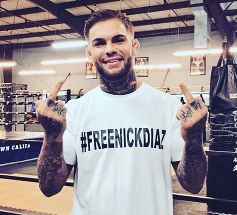 Cody Garbrandt...rawr! Cody Garbrandt, Rap Wallpaper, Mma Boxing, Ice Hockey, Ufc, Martial Arts, United States, Mens Tshirts, Mens Tops