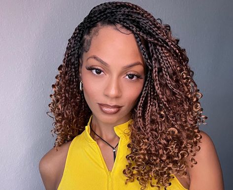 Knotless Braided Bob, Knotless Short Braids With Curls, Bob Braids Hairstyles Short, Shoulder Length Box Braids Curly Ends, Short Knotless Braids Hairstyles, Short Bohemian Knotless Braids, Braids Hairstyles Short, Knotless Crochet Braids, Knotless Braid Hairstyles