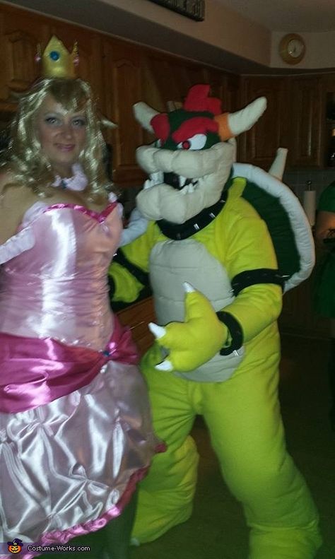 Bowser and Princess Peach DIY Couple's Costume Bowser And Peach Costume, Princess Peach And Bowser Costume, Peach And Bowser Costume, Couple Halloween Costumes Mario, Halloween Costumes Mario, Princess Peach Diy, Bowser And Princess Peach, Princess Peach And Bowser, Nintendo Costumes