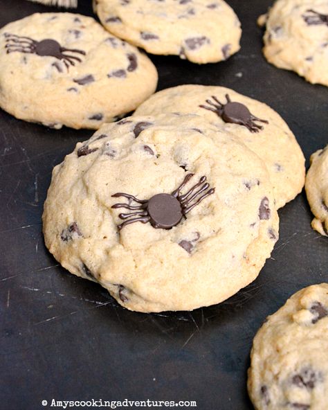 Spider Chocolate Chip Cookies How To Make Spiders, Halloween Treats Easy, Instant Pudding, Baking Sheets, Halloween Recipes, Dark Chocolate Chips, Mini Chocolate Chips, Semisweet Chocolate, Easy Halloween