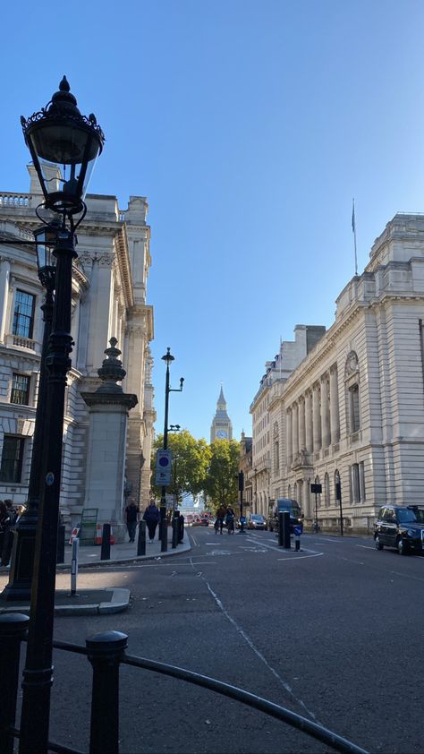 London Sunny Day, London Morning Aesthetic, London Hotel Aesthetic, City Aesthetic Daytime, City Aesthetic Day, London Street Aesthetic, London Streets Aesthetic, London City Aesthetic, London England Aesthetic