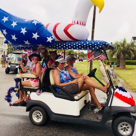 Here Comes the Big Parade! Golf Cart Parades Around the United States | Golf Cart Resource Golf Cart Decorations, Gold Cart, Golf Ball Crafts, Golf Diy, 4th Of July Parade, Forth Of July, Surfside Beach, Thanksgiving Day Parade, Retirement Community