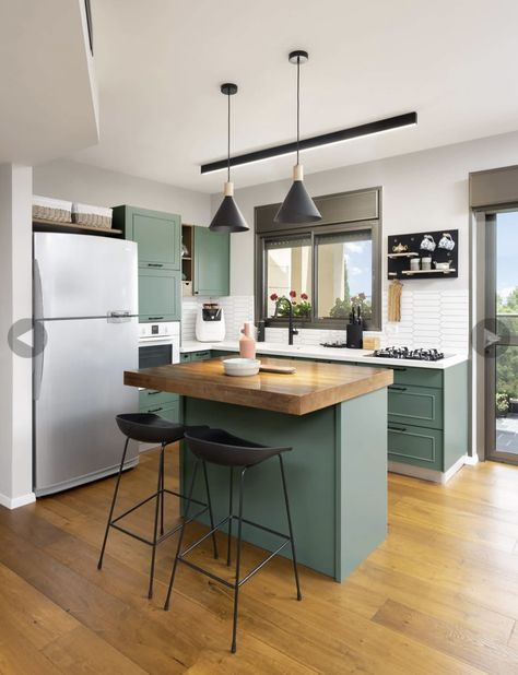 L Shaped Kitchen Open To Living Room, Tiny L Shaped Kitchen Layout, Studio Apartment Kitchen Island, Slim Island Kitchen, Island In Small Kitchen Layout, Small L Kitchen Layout, Small L Shaped Kitchen With Island, Small L Shape Kitchen, Small L Shape Kitchen Design