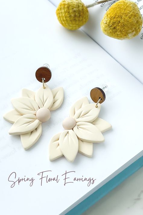 Lotus Polymer Clay Earrings, Polymer Clay Floral Earrings, Unique Polymer Clay Earring Ideas, Polymer Clay Earrings Flowers, Polymer Clay Earrings Ideas, Clay Earrings Diy Ideas, Yellow Lotus Flower, Unique Clay Earrings, Spring Polymer Clay