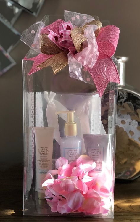 Cute packaging Mary Kay Gifts Ideas, Michael Kors Packaging Gift Bags, Mary Kay Gift Basket Ideas, Facial Boxes Mary Kay Diy, Satin Hands Mary Kay Gift Ideas, Mary Kay Pampering Package, Valentine Packaging, Mary Kay Christmas Gift Ideas 2022, Mary Kay Open House