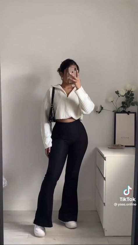 Cropped Polo Sweater Outfit, Aesthetic Clothes To Wear At Home, Causal Everyday Outfits, 25 Year Old Fashion Outfits Classy, Classy Casual Outfits For Women Fall, Causual Outfits 2023, Cute Sophisticated Outfits, Kiki The Brand, Long Torso Outfits What To Wear