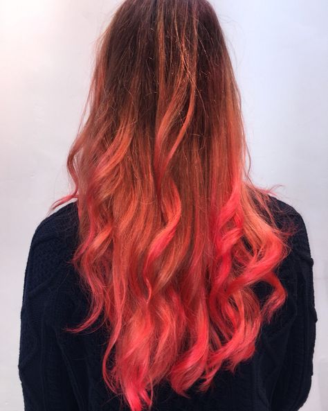 Hair Color Trends for 2018: Red Ombre Hairstyles 2014 Hair Trends, Brown Ombre Hair Color, Cheveux Oranges, Ombre Hairstyles, Subtle Blonde Highlights, Red Ombre Hair, Brown Ombre Hair, Ombre Hair Blonde, Dyed Red Hair