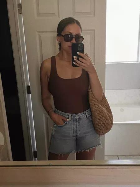 Brown Bodysuit Outfit Summer, Bodysuit Shorts Outfits, Brown Bodysuit Outfit, Bodysuit Outfit Summer, Shorts Bodysuit, Colorful Summer Dresses, Long Jean Shorts, Brown Bodysuit, Jean Short Outfits