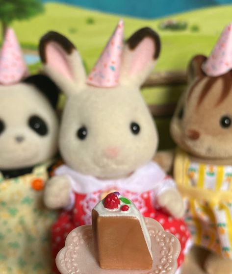 HAPPY 39th BIRTHDAY SYLVANIAN FAMILIES!!!🐰🎉 #sylvanianfamilies #ternurines #calicocritters #sylvanianfamiliescollection #sylvanianfamiliesinsta #ternurinesmylove #calicocrittersinsta #sylvaniansinsta #girlblogger #pinterestgirl #itgirl #sillygirl #japanesegirl #sylvaniandrama #sylvanianfamiliesbr Syvanian Families, Happy 39th Birthday, Family Core, Happy 39 Birthday, Critters 3, 39th Birthday, Calico Critters Families, Sylvanian Family, Cute Laptop Wallpaper