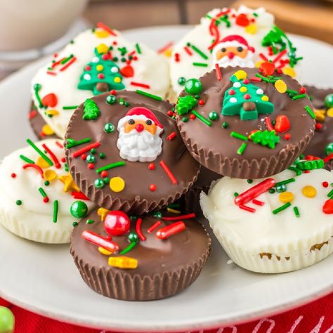 Christmas Peanut Butter Cups, Christmas Tree Peanut Butter Cups, Reeces Christmas Tree Peanut Butter Cups, Reese’s Peanut Butter Cup Recipes, Christmas Peanut Butter, Reese’s Peanut Butter Cup Fudge, Reese’s Peanut Butter Cookie Cups, No Bake Christmas, Making Peanut Butter