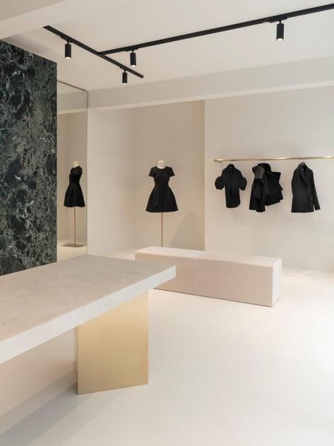 Fashion Retail Interior, Luxury Retail Store, Barcelona Pavilion, Dice Kayek, Paris Boutique, Store Concept, Store Design Boutique, Retail Store Design, Boutique Interior