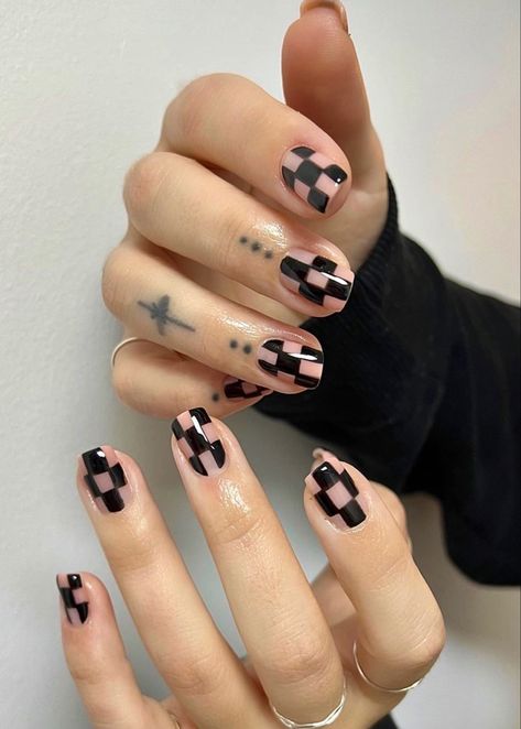 Trendy Birthday Nails, Birthday Nail Ideas, Glamorous Birthday, Nail Shapes Squoval, Birthday Nail Designs, Checkered Nails, Birthday Nail, Confetti Nails, Squoval Nails