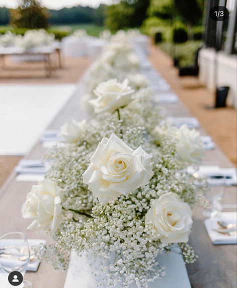 Rose Wedding Decor, White Rose Centerpieces, Rose Centerpieces Wedding, Married In Italy, Weddings In Italy, White Roses Wedding, Tafel Decor, Rose Centerpieces, Bridal Table