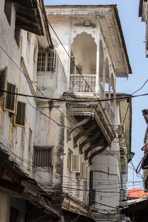 Buildings on Stonetown's narrow streets, Zanzibar Swahili Coast, Stone Town Zanzibar, Africa Bucket List, Zanzibar Beach, Zanzibar Beaches, Zanzibar Tanzania, Stone Town, Arusha, Africa Safari