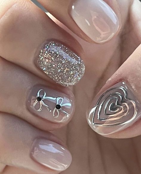 Fingertip Nails, Coquette Nail Ideas, Pink Silver Nails, Coquette Nail, Desain Quilling, Hello Nails, Hippie Nails, Nail Trend, Simple Gel Nails