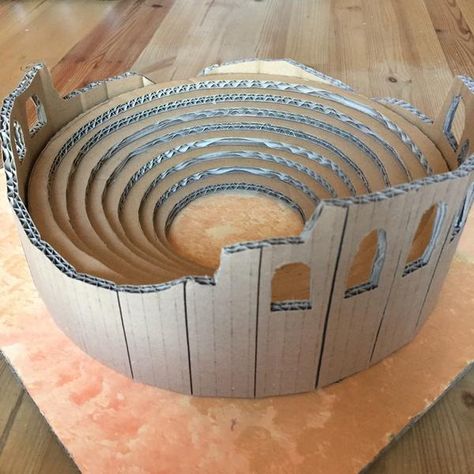 Roman Amphitheatre, Ancient Rome Projects, Greece Ancient, Starověký Egypt, Cardboard Model, Making A Model, Rome Antique, Empire Romain, Cardboard Sculpture