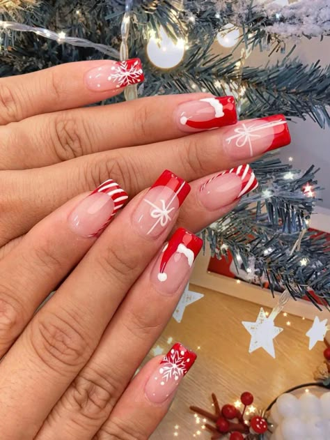 Nails Round, Xmas Nail Art, Nails Dark, Nails Brown, Red Christmas Nails, Cute Christmas Nails, Christmas Gel Nails, French Tip Acrylic Nails, Christmas Nails Acrylic