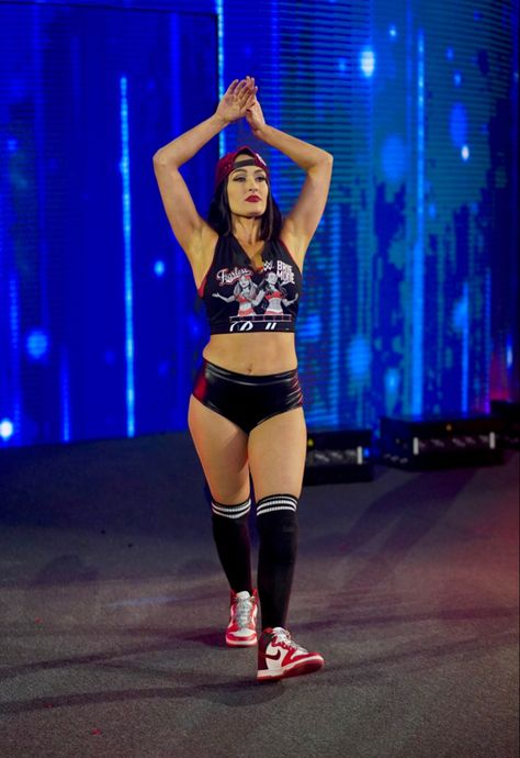 Wwe Female Wrestlers Outfits Ideas, Wwe Diva Outfits, Lita Wwe Outfits, Nikki Bella Outfits, Nikki Bella Costume, Wwe Nikki Bella, Bella Sisters, Bella Twins Wwe, Nikki Bella Photos