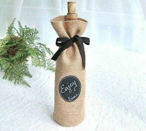 Bottle Gift Wrapping, Wrapped Wine Bottles, Wine Bottle Gift Bag, Burlap Gift Bags, Wine Magazine, Wine Bottle Bag, Wine Bottle Gift, Wine Bags, Bottle Wrapping