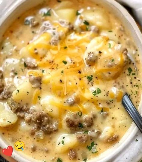 Recipes 1 Cheesy Hamburger Potato Soup, Hamburger Potato Soup, Crockpot Ravioli, Soup Potato, Hamburger Soup, Easy Homemade Recipes, Easy Cooking Recipes, Crock Pot Cooking, Recipe For Mom