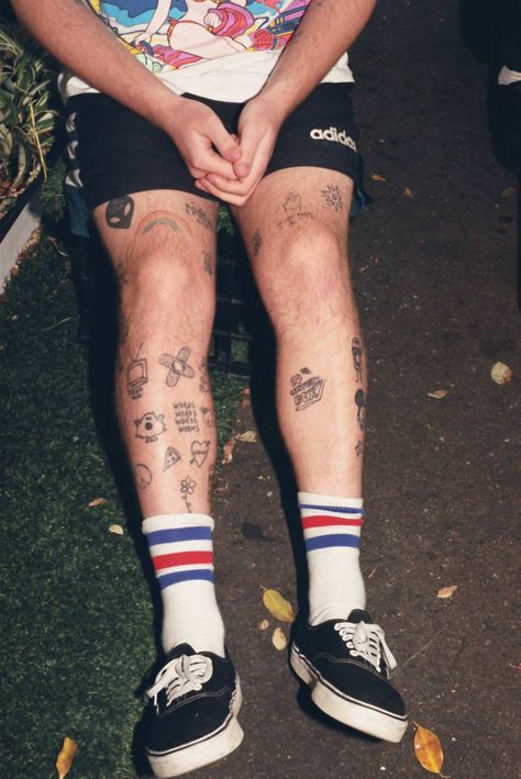 Leg Tattoos Small, Small Thigh Tattoos, Estilo Vans, Thigh Tattoo Men, Tato Paha, Christian Sleeve Tattoo, Omerta Tattoo, Tattoo Old School, Tattoo Inspiration Men