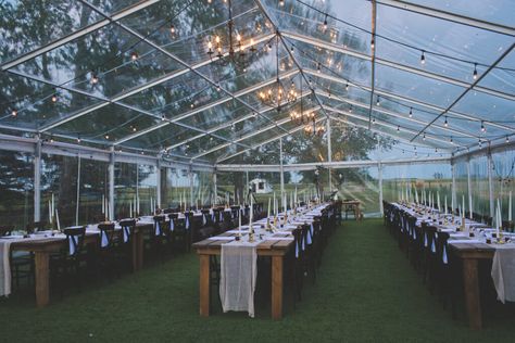 globe lighting in the evening in a clear transparent tent Transparent Tent, Evening Lighting, Outdoor Tent Wedding, Globe Lighting, Outdoor Restaurant Design, Clear Tent, Function Hall, Event Furniture, Tent Lighting