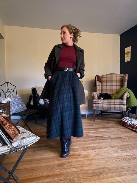 Vintage fashion dark academia plaid skirt suspenders combat boots mid century military jacket belted skirt Long Skirt Cold Weather Outfit, Winter Skirt Outfit Cold Weather, Plaid Maxi Skirt Outfit, Long Plaid Skirt Outfit, Long Tartan Skirt, Checkered Skirt Outfit, Tartan Skirt Outfit, Wool Skirt Outfit, Winter Layering Outfits