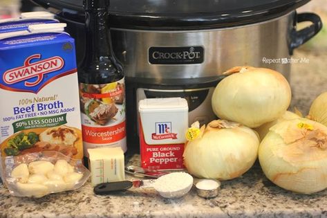 Crock Pot French Onion Soup - Repeat Crafter Me Onion Soup Crockpot, Crock Pot French Onion Soup, Thick Soups, Easy French Onion Soup Recipe, Crockpot French Onion Soup, French Dip Crock Pot, Food Crockpot, Crockpot Soups, French Onion Soup Recipe