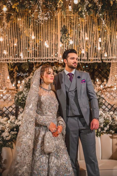 Valima Couple Dress, Walima Suit For Groom, Walima Couple Dressing Pakistani, Kanwal Malik Bridal Dresses, Bride And Groom Pakistani Wedding Outfit, Walima Dresses Pakistani Bride And Groom, Pakistani Bride And Groom Outfits, Walima Couple Dressing, Walima Poses