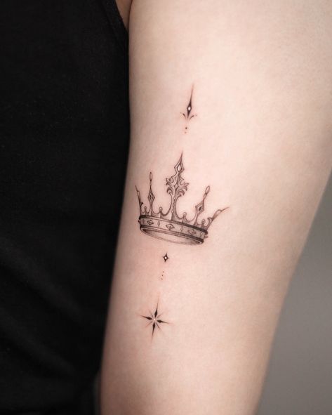 Mini Tiara Tattoo, Angel With Crown Tattoo, Crown Neck Tattoos Women, Tattoo Queen Crown, Womens Crown Tattoo, Wrist Crown Tattoo, Crown Tattoo Back Of Neck, Elegant Crown Tattoo, Crown Tattoo Ideas For Women