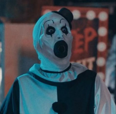 Art The Clown Reaction Pics, Chibi Jason Voorhees, Terifier2 Clown, Art The Clown Pfp, Terrifier Pfp, Gory Pfp, Art The Clown Terrifier, Bed Scene, Art The Clown