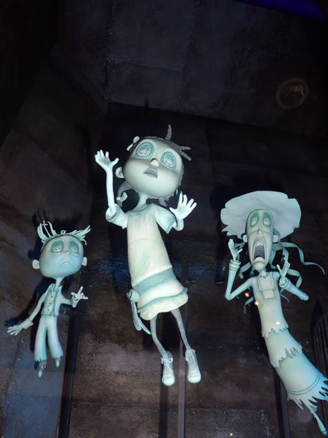 Coraline stop-motion animation puppets and sets on display... Ghost Children Coraline, Coraline Ghost Children, Coraline Characters, Character Halloween Costumes, Coraline Art, Coraline Movie, Coraline Aesthetic, Tim Burton Characters, Tim Burton Style