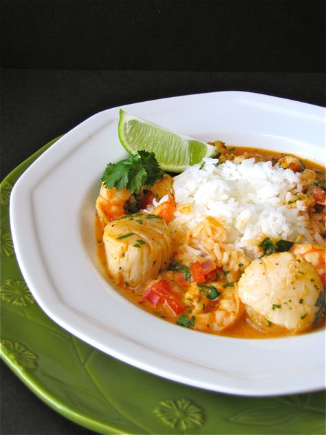 Scallop Curry, Shrimp And Scallop Recipes, Shrimp Curry, Thai Shrimp, Seafood Diet, Shrimp Scallops, Curry Shrimp, Mystery Dinner, Scallop Recipes