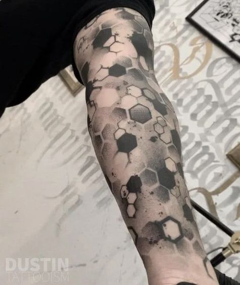 Best Tattoo Ideas For Men, Geometric Tattoo Sleeve Designs, Hexagon Tattoo, Tech Tattoo, Honeycomb Tattoo, Tattoo Sleeve Filler, Cyberpunk Tattoo, Geometric Sleeve Tattoo, Abstract Tattoo Designs