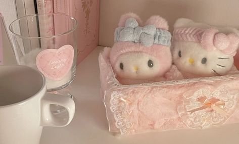 Beabadoobee Pfp, Sanrio Rilakkuma, Aesthetic Pink Coquette, Cutie Quote, Girl Interrupted, Pink Coquette, Pink Girly Things, Aesthetic Pink, Blogger Girl