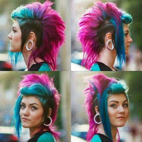 80s Hair Color, Colorful Mohawk Woman, Mohawk Bangs, Faux Hawk Mullet Women, Mohawk Long Hair, Crazy Haircuts For Women, Short Punk Hair Women, Deathhawk Long, Punk Rock Hair