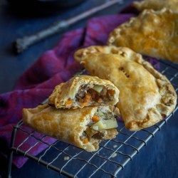 Harry Potter: Cornish Pasty - Feast of Starlight Birthday Dinner Menu Ideas, Cornish Pasty Recipe, Feast Of Starlight, Harry Potter Feast, Pasty Recipe, Harry Potter Dinner, Birthday Dinner Menu, Harry Potter Night, Harry Potter Recipes