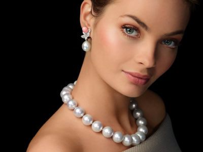 Classic Assael Multicolor Pearl Necklace, Pearl Trend, Conch Pearl, Pearl Jewelry Gift, Bubble Earrings, Rutilated Quartz Ring, Golden South Sea Pearls, Pearl And Diamond Ring, Tourmaline Earrings