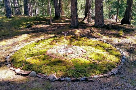 Wedding Ceremony Circle, Heathen Wedding, Ceremony Circle, Wiccan Wedding, Witch Wedding, Backyard Wedding Ceremony, Pagan Wedding, Unity Candles, Fun Wedding Decor