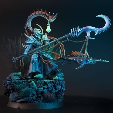 The Miniatures Vault on Instagram: “#Repost @lentasy The Netherlands Isharann Soulrender Painted in 2020, new photo. One of my first, yet best OSL attempts. I still love…” Warhammer Idoneth Deepkin, Idoneth Deepkin, Kit Bashing, Warhammer Paint, Warhammer Aos, Fallout Art, Warhammer Art, Fantasy Miniatures, Warhammer Fantasy