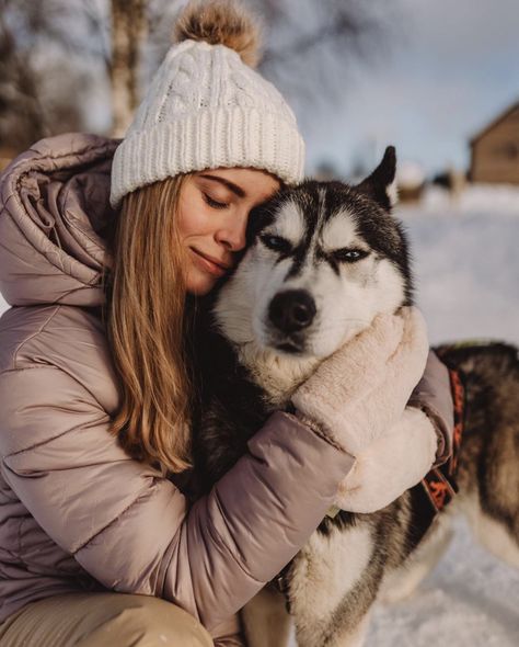 Husky Photoshoot, Dog Photography Winter, Pet Portraiture, Girls Winter Dresses, Holiday Portraits, Winter Portraits, Snow Pictures, Snow Photography, Dog Photoshoot