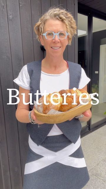 Aberdeen Butteries Recipe, Scottish Butteries, Butteries Recipe, Folding A Letter, Milling Flour, Buttery Recipes, Scottish Dishes, British Dishes, Yeast Breads