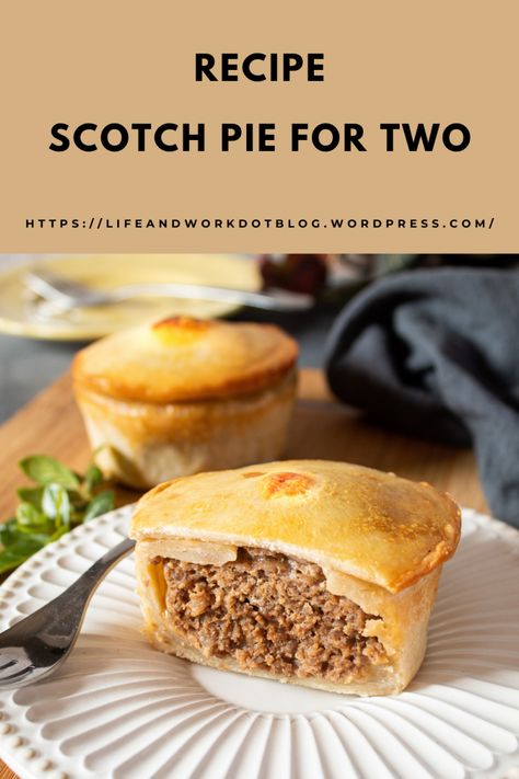 Scotch Pie Recipe, Pie Board, Scottish Dishes, Meat Pie Recipe, British Recipes, Scottish Recipes, Pies Maker, Meat Pie, Food Info